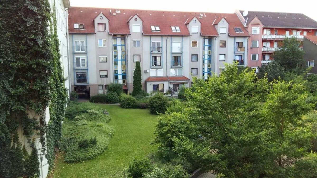 Ferienwohnung Sunny Balcony - Cute And Cozy Budapest Exterior foto